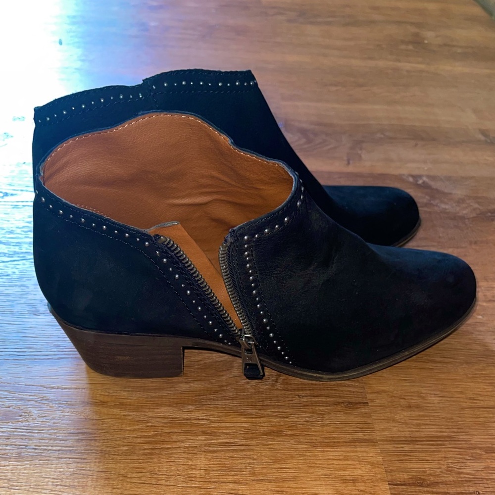 Lucky Brand Studded Low black booties